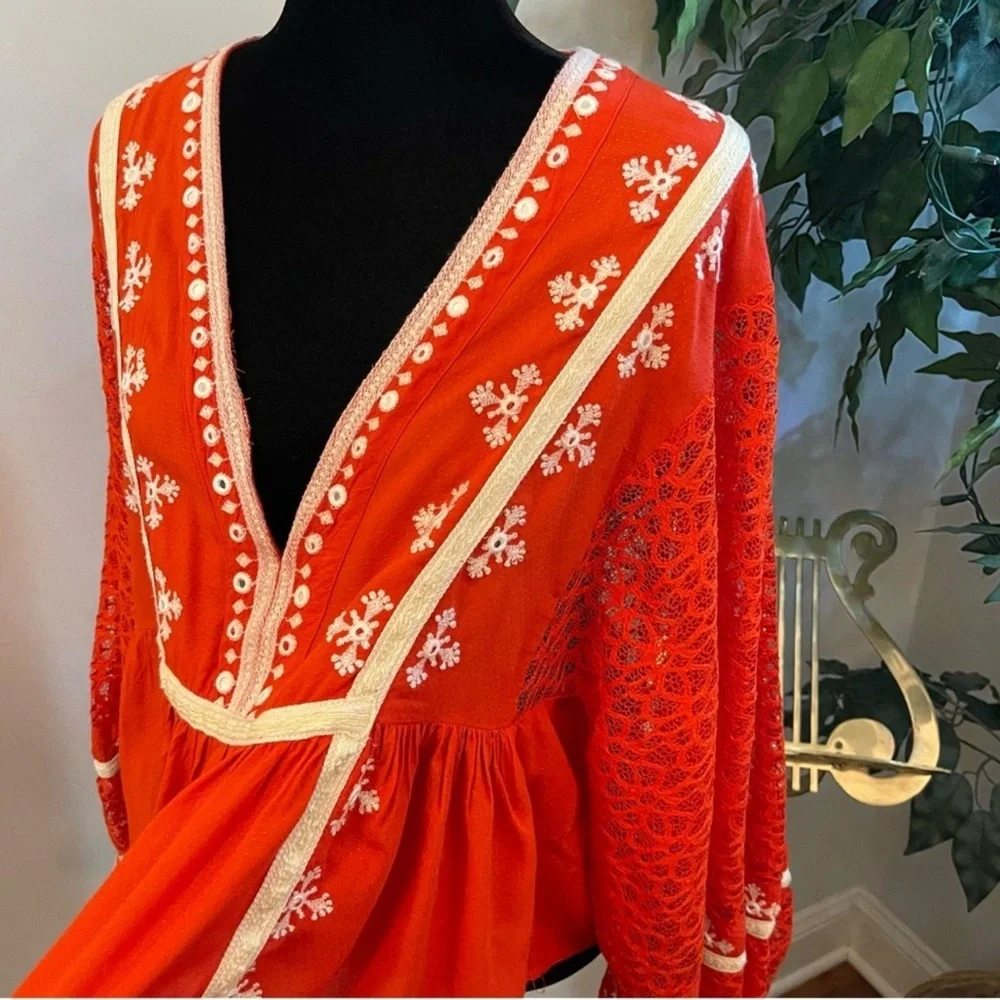 Free People Boho Embroidered Lace Peasant Top Retro  Cottagecore Blouse SZ M
